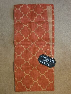100% Jute Artisan Design Coral Beige Table Runner Quatrefoil Pattern